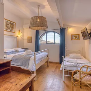  Hotel Restaurant Les Remparts